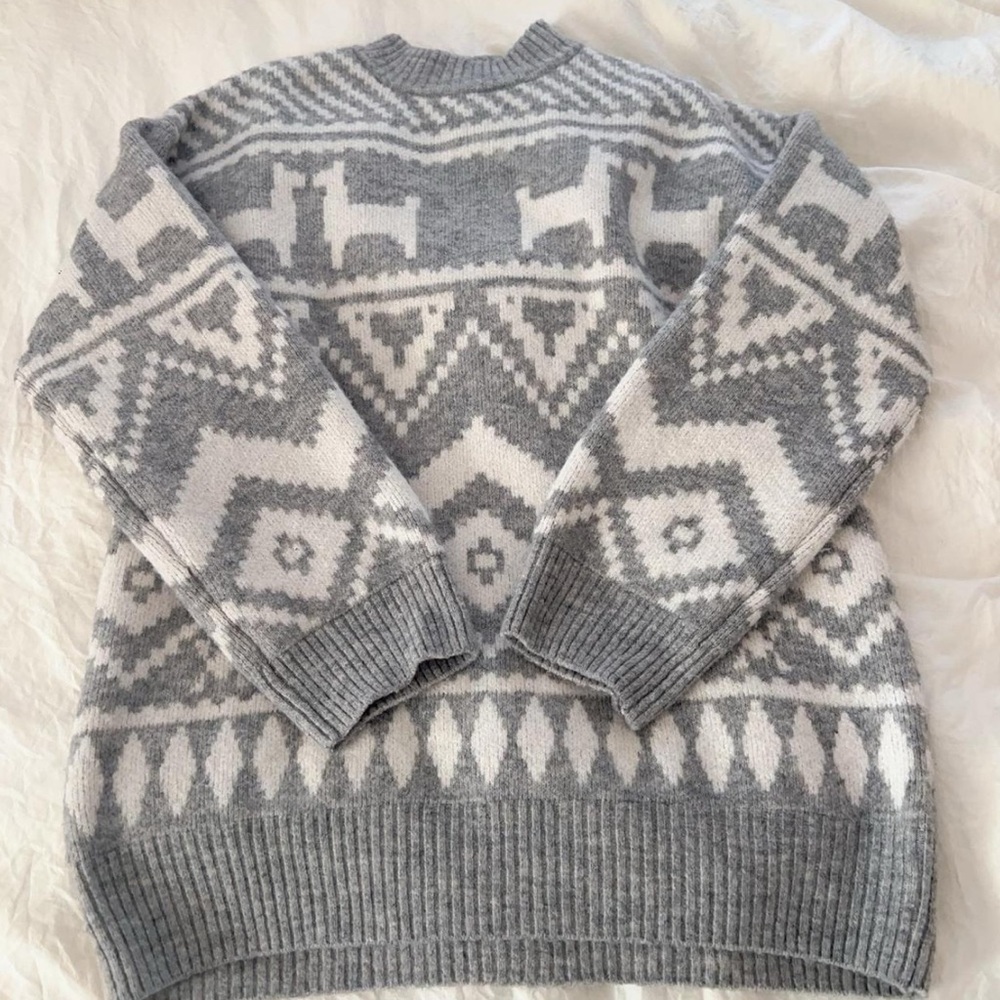 grey oversized sweater